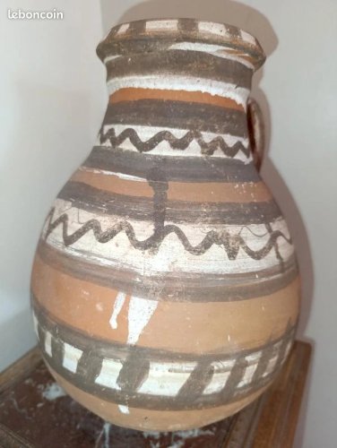 ancienne poterie afrique du nord fait et peint main en bon etat