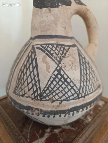 Ancienne poterie nord africaine , berbere? Kabyle? Fait main en bon etat