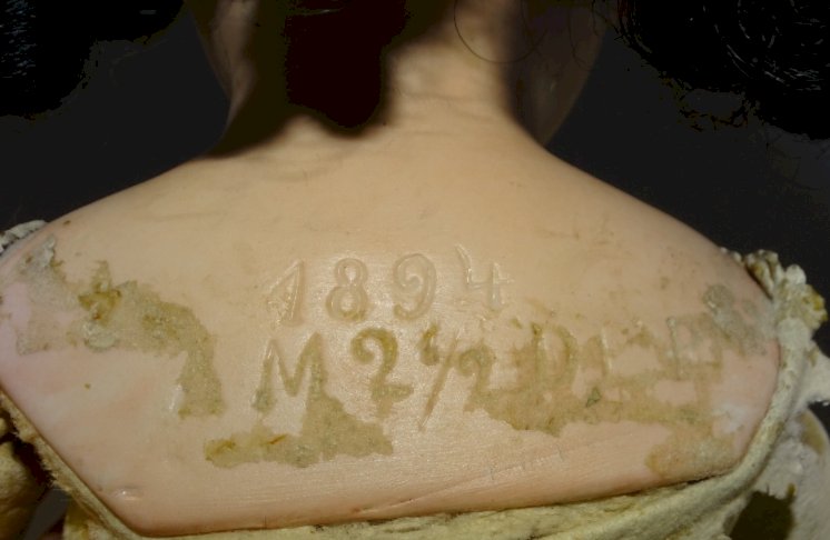 -ANCIENNE POUPEE DEP FIN XIXe Datée 1894 CORPS en CUIR Rembouré Sciure GRENIER D