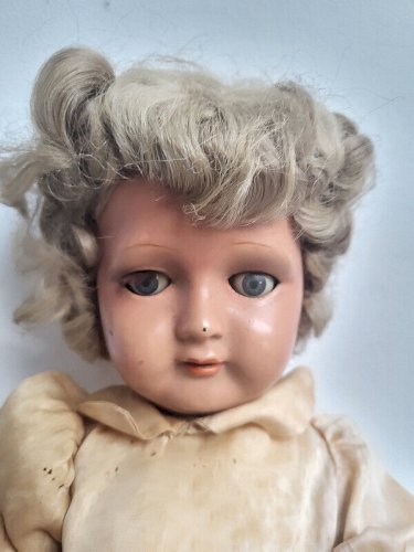 ANCIENNE POUPEE EN COMPOSITE