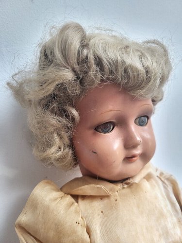 ANCIENNE POUPEE EN COMPOSITE