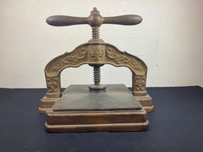 Ancienne Presse pour Livre à Relier en Fonte reliure