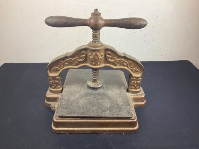 Ancienne Presse pour Livre à Relier en Fonte reliure