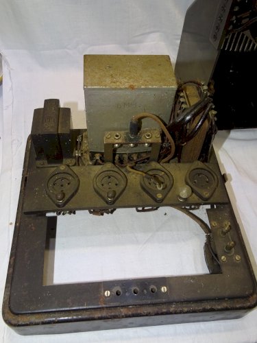 -ANCIENNE RADIO BAKELITE MENDE ANNEES 1930/31 jus de grenier non testée    D