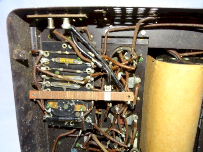 -ANCIENNE RADIO BAKELITE MENDE ANNEES 1930/31 jus de grenier non testée    D