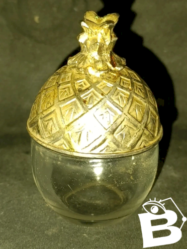 ancienne saliere en metal argente en forme dananas en bon etat