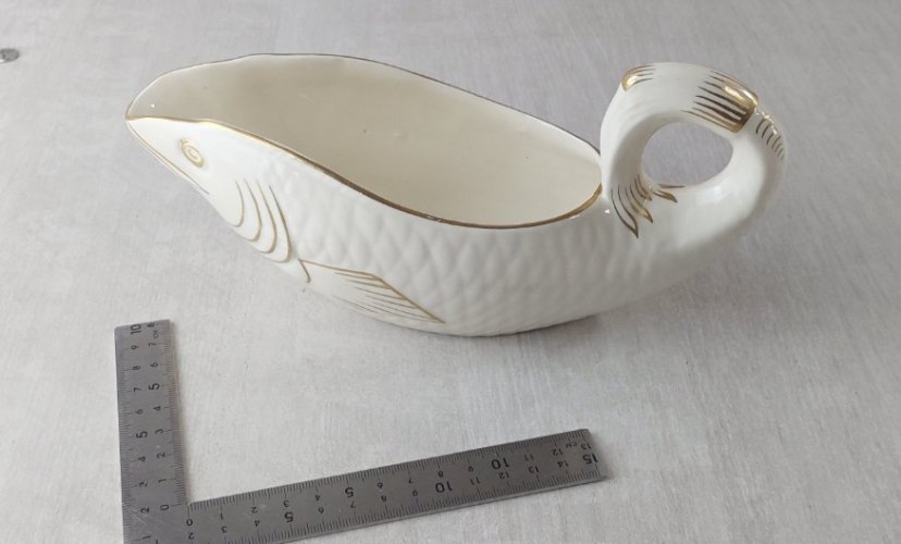 Ancienne saucière décor poisson, en céramique de Sarreguemines