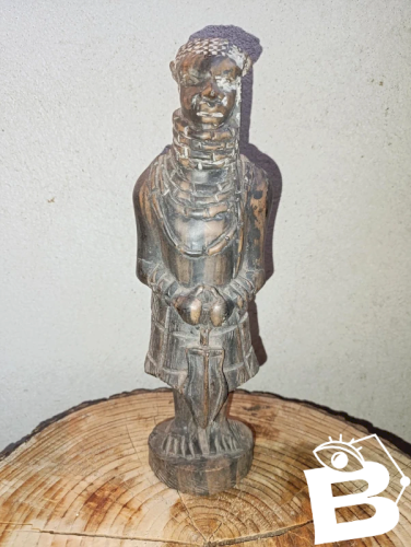 ancienne sculpture en bois africaine en bon etat