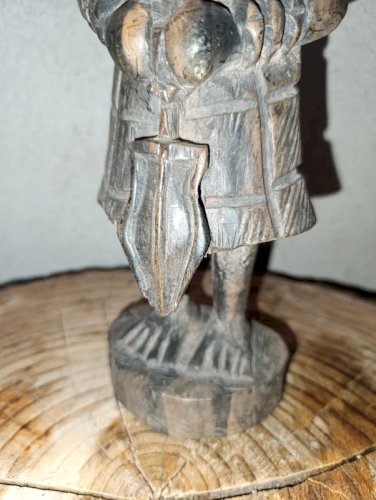 ancienne sculpture en bois africaine en bon etat