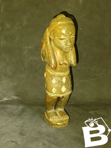 ancienne sculpture en pierre dorigine africain , gabon? en bon etat