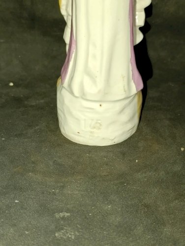 ancienne sculpture porcelaine ange aux enfants en bon etat