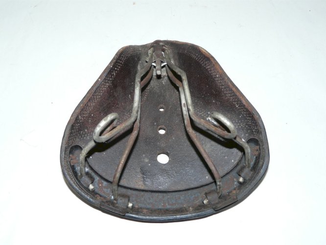 -ANCIENNE SELLE EN CUIR DE VELO  HAMANOR CYCLES / MOTOS COLLECTION VELO ANCIEN