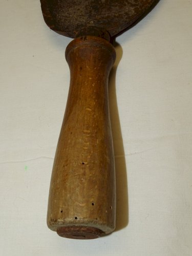 -ANCIENNE SERPETTE SERPE MANCHE BOIS FEUILLE GRAVEE 26 + 1 TETE de CHIEN    D