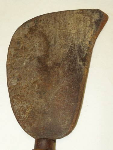 -ANCIENNE SERPETTE SERPE MANCHE BOIS FEUILLE GRAVEE 26 + 1 TETE de CHIEN    D