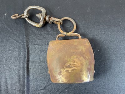 Ancienne sonaille cloche de vache OBERTINO LABERGEMENT Style Chamonix .