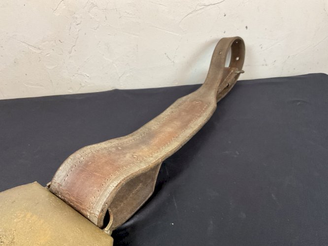 ancienne Sonnaille Cloche vache , chamonix ………….