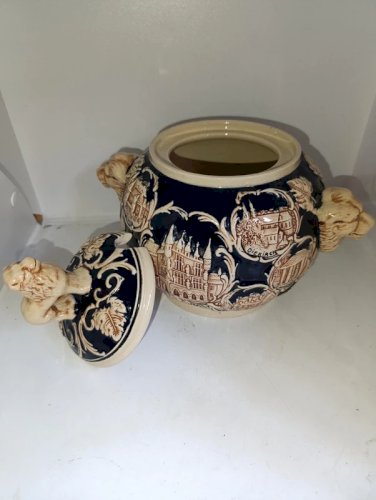 ancienne soupiere allemande decor luxembourg en bon etat