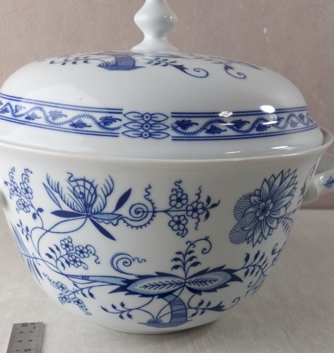 Ancienne soupière, décor Blue Onion / porcelaine Tchécoslovaquie / Czech