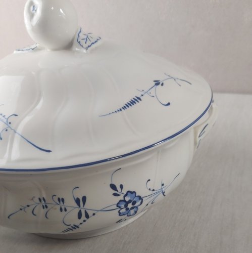 Ancienne soupière / légumier, décor Vieux Luxembourg, céramique Villeroy & Boch ^