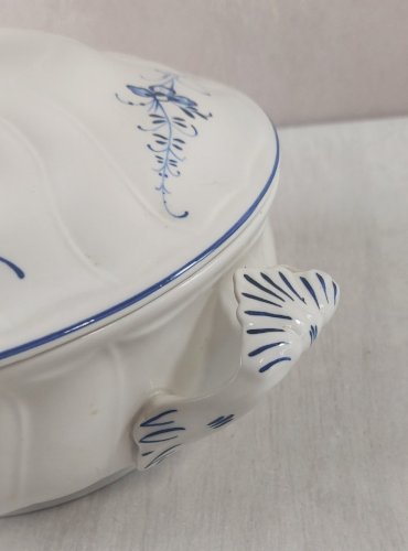 Ancienne soupière / légumier, décor Vieux Luxembourg, céramique Villeroy & Boch ^