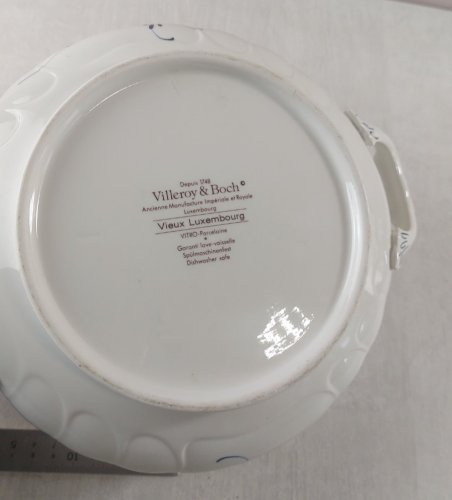 Ancienne soupière / légumier, décor Vieux Luxembourg, céramique Villeroy & Boch ^