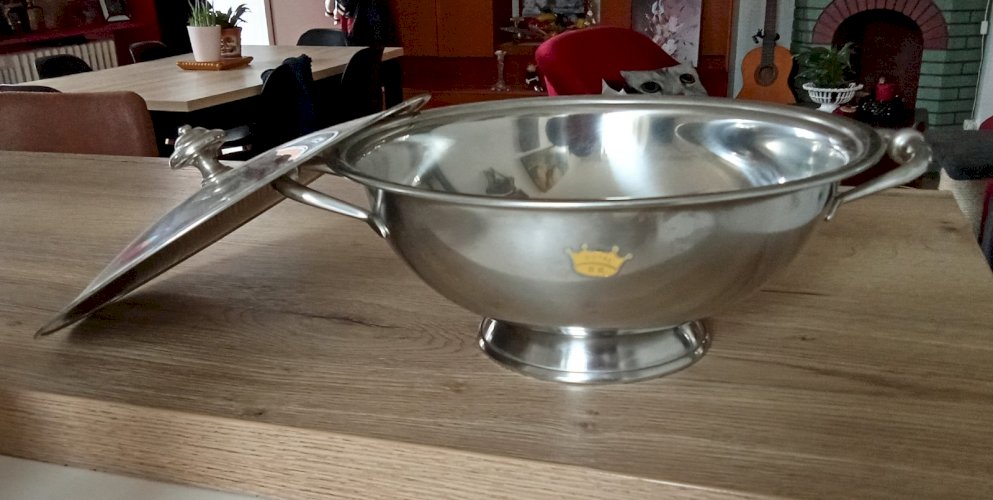 Ancienne soupière légumier  Métal Royal BB France Art De La Table Ancien