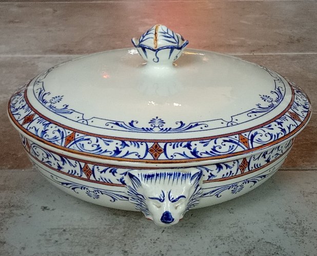 Ancienne soupière légumier vaisselle Creil et Montereau Modèle Colbert Tête Lion