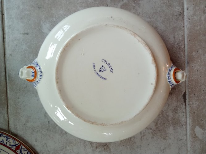 Ancienne soupière légumier vaisselle Creil et Montereau Modèle Colbert Tête Lion