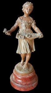 Ancienne Statue Statuette Ancien régule jeune fille au Panier de fleurs