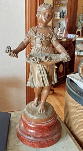 Ancienne Statue Statuette Ancien régule jeune fille au Panier de fleurs