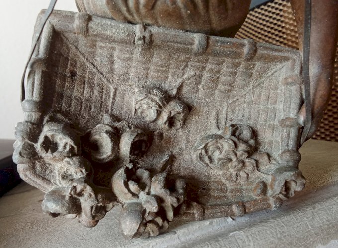 Ancienne Statue Statuette Ancien régule jeune fille au Panier de fleurs