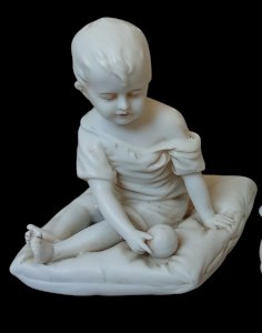 Ancienne Statue Statuette Enfant Porcelaine Biscuit  Hummel Goebel West Germany