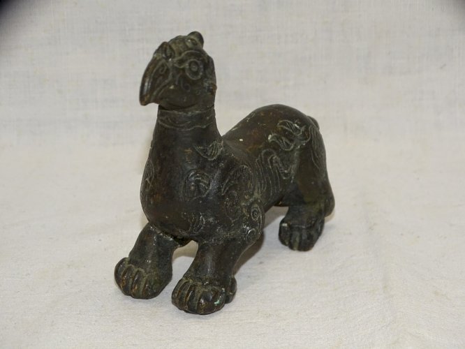 -ANCIENNE STATUETTE GRIFFON BRONZE CHINE XIXe  PATINE FONCEE COLLECTION VITRINE
