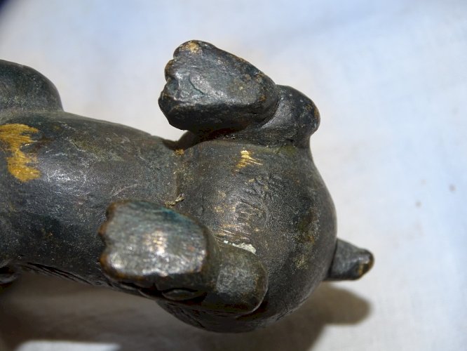 -ANCIENNE STATUETTE GRIFFON BRONZE CHINE XIXe  PATINE FONCEE COLLECTION VITRINE