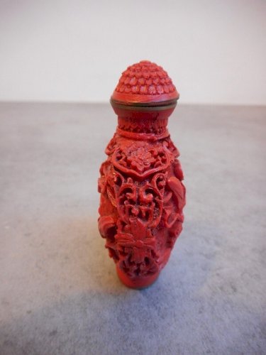 ANCIENNE TABATIERE EN LAQUE DE CHINE ROUGE N° 1