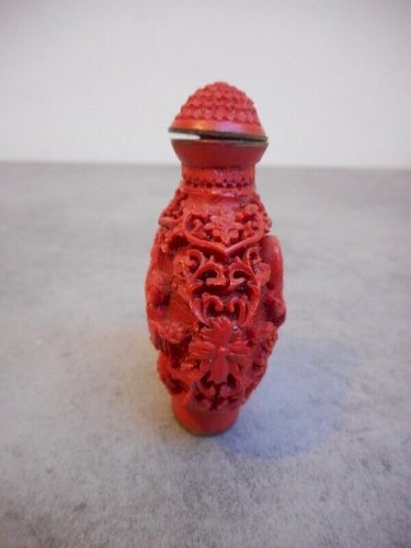 ANCIENNE TABATIERE EN LAQUE DE CHINE ROUGE N° 1