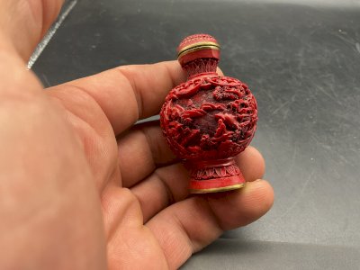 ANCIENNE Tabatière en Laque Rouge de CINABRE CHINE Début XXème Signée