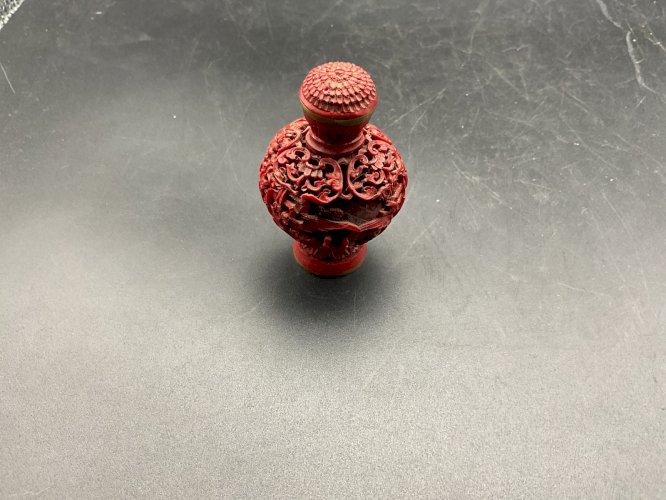 ANCIENNE Tabatière en Laque Rouge de CINABRE CHINE Début XXème Signée