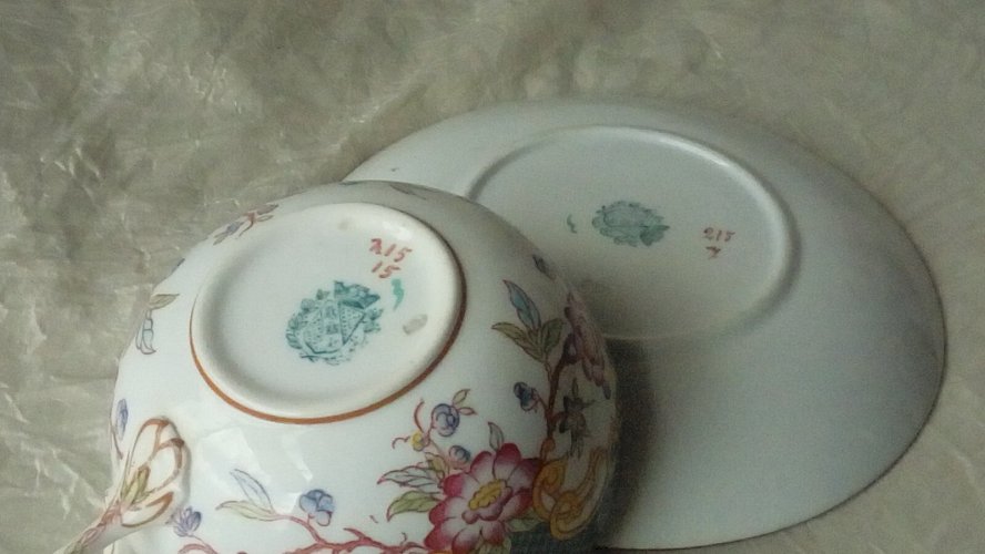 ANCIENNE TASSE A THE EN PORCELAINE SARREGUEMINES DECOR MINTON MODELE N° 215 * N1