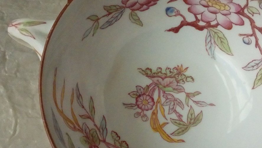 ANCIENNE TASSE A THE EN PORCELAINE SARREGUEMINES DECOR MINTON MODELE N° 215 * N1