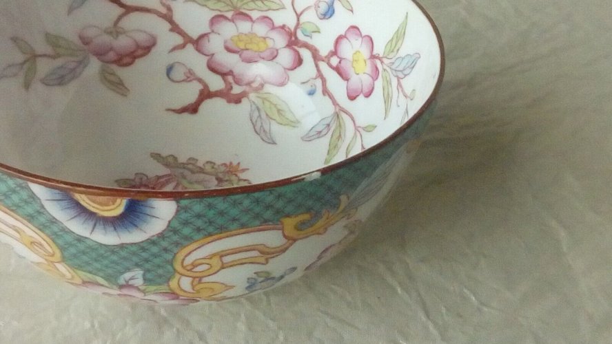 ANCIENNE TASSE A THE EN PORCELAINE SARREGUEMINES DECOR MINTON MODELE N° 215 * N1