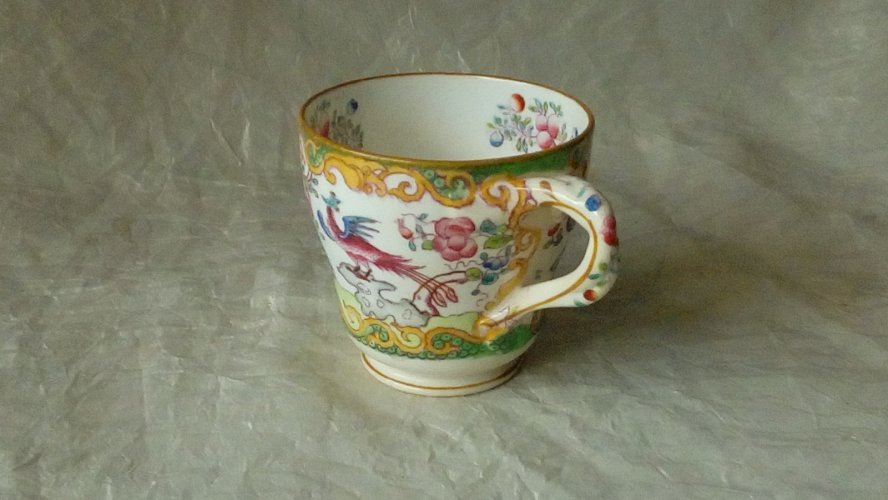 ANCIENNE TASSE EN FAIENCE DECOR OISEAU DU PARADIS MINTON N°2984**