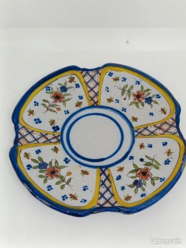 Ancienne tasse et coupelle Hb quimper a decor floral et personnage en bon etat