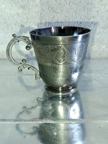 ancienne tasse et soucoupe en metal blanc 1er titre vers 1920 en bon etat