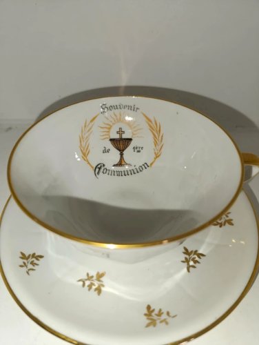 ancienne tasse et soucoupe porcelaine HT limoges 1ere communion en bon etat