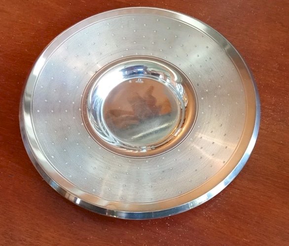 Ancienne Tasse Et Sous Tasse Métal Argenté Saint Médard motif guilloché