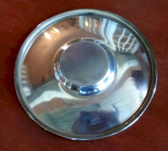 Ancienne Tasse Et Sous Tasse Métal Argenté Saint Médard motif guilloché