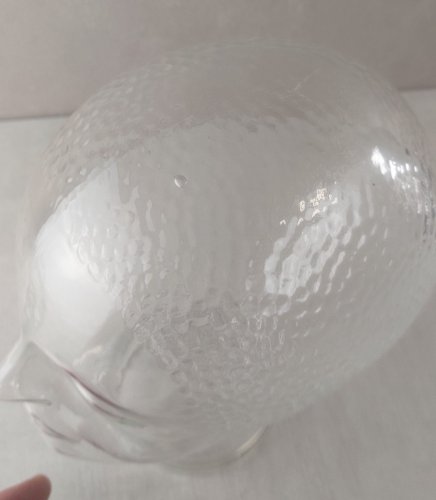 Ancienne tête à chapeau / marotte, en verre moulé