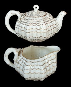 Ancienne Théière Ancien Crémier Porcelaine Belleek  Tridacna 19 Ème Siècle