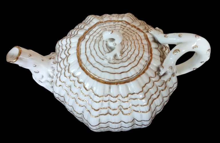 Ancienne Théière Ancien Crémier Porcelaine Belleek  Tridacna 19 Ème Siècle